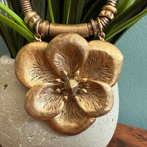 Stella & Dot Flower Pendant Necklace Gold Tone Snake Chain Asian Brutalist